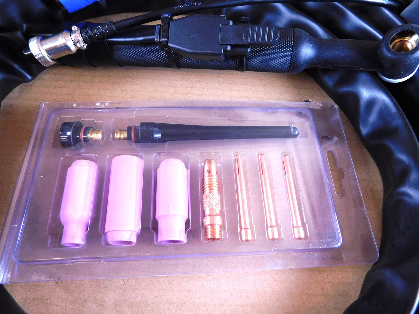 WP-26 x 4m Tig Torch 200A Screw on connection