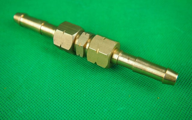 Gas Hose Joiner Left-Handed 10mm Hose Tails